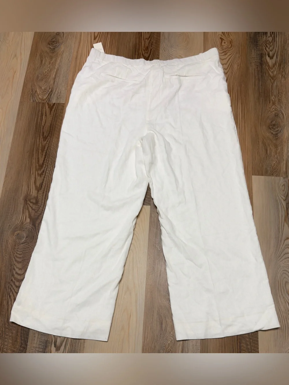 Abercrombie & Fitch lightweight white